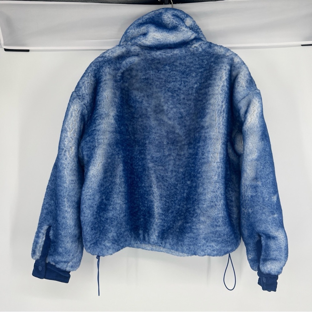 House of Sunny Faux Fur Blue Dip Dye Athleisure Bold Colorful Pullover Jacket M - Picture 6 of 6